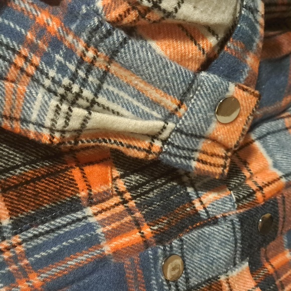 FINAL PRICE New plaid ruffle shacket - Picture 16 of 16
